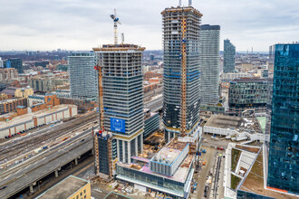 Sugar Wharf Condos in Toronto, ON - Building Photo - Building Photo