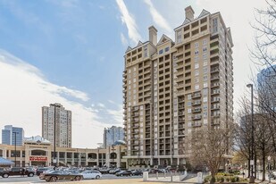 3334 Peachtree Rd in Atlanta, GA - Building Photo