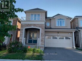 127 Buckle Cres in Aurora, ON - Building Photo