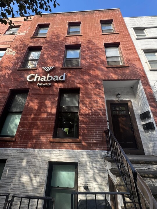 51 New St, Unit 3 in Newark, NJ - Building Photo