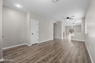 12708 N Rodeo Land in Marana, AZ - Foto de edificio - Building Photo