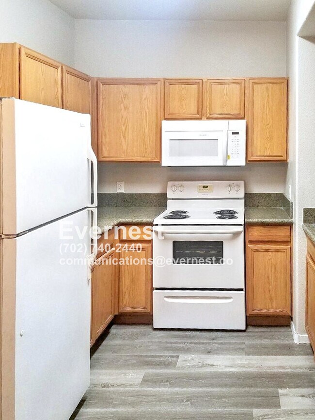2051 Hussium Hills St in Las Vegas, NV - Building Photo - Building Photo