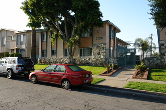 2126-2130 W El Segundo Blvd in Gardena, CA - Foto de edificio - Building Photo