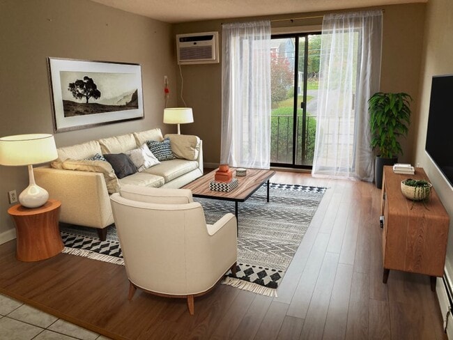 151 King St, Unit 202 in Franklin, MA - Foto de edificio - Building Photo