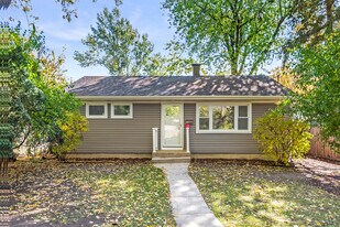 644 W Hinsdale Ave in Hinsdale, IL - Building Photo