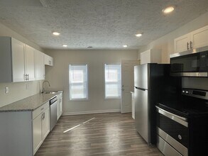 1239 W 67th St in Cleveland, OH - Building Photo - Building Photo