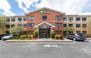 Furnished Studio-Fort Lauderdale - Cypress in Fort Lauderdale, FL - Building Photo