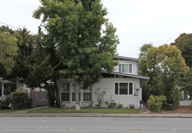 1410 Jefferson Ave in Redwood City, CA - Building Photo - Building Photo