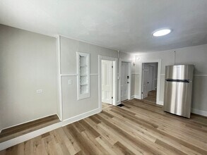 193 W Mitchell St-Unit -1 in Manchester, NH - Building Photo - Building Photo