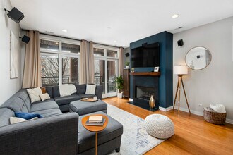 679 N Peoria St in Chicago, IL - Building Photo - Building Photo