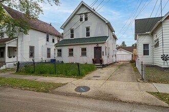 1079 E 68th St in Cleveland, OH - Building Photo - Building Photo