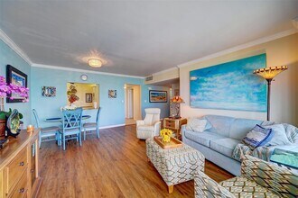 111 N Pompano Beach Blvd, Unit PH5 in Pompano Beach, FL - Foto de edificio - Building Photo