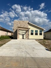 4407 Black Buck Cir in Laredo, TX - Foto de edificio - Building Photo