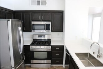 50 Aura de Blanco St in Henderson, NV - Building Photo - Building Photo