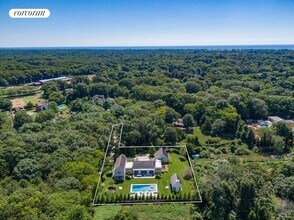 33 Hands Creek Rd in East Hampton, NY - Building Photo - Building Photo