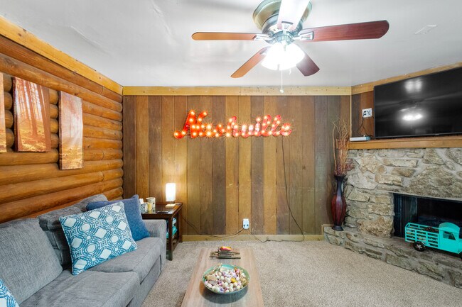 131 Needles Ct, Unit Needles in Nashville, TN - Foto de edificio - Building Photo