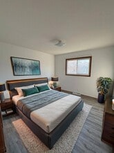 503 N Moreland Blvd in Waukesha, WI - Foto de edificio - Building Photo