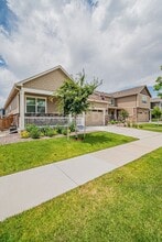6037 N Halifax Ct in Aurora, CO - Building Photo - Building Photo