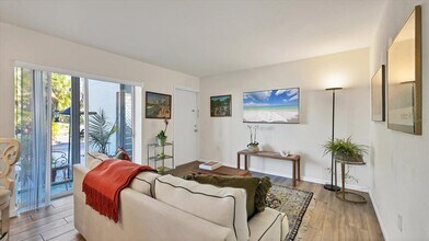 2304 Ringling Blvd in Sarasota, FL - Building Photo - Building Photo