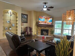 1604 Canyon Oak in Schertz, TX - Building Photo - Building Photo