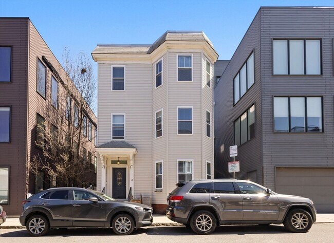 12 I St in Boston, MA - Building Photo - Building Photo