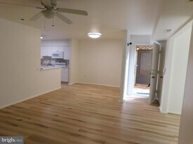 87A W Bluebell Ln in Mount Laurel, NJ - Building Photo