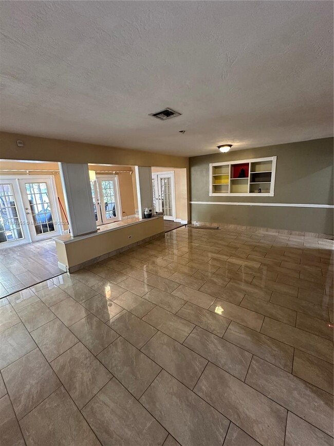 6439 SW 7th St in Pembroke Pines, FL - Building Photo - Building Photo