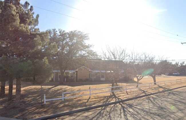 610 W 8th St in Idalou, TX - Building Photo - Building Photo