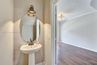 29 Fleming Ct in Weston, FL - Building Photo - Building Photo