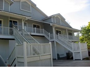 2143 Periwinkle Way in Sanibel, FL - Building Photo - Building Photo