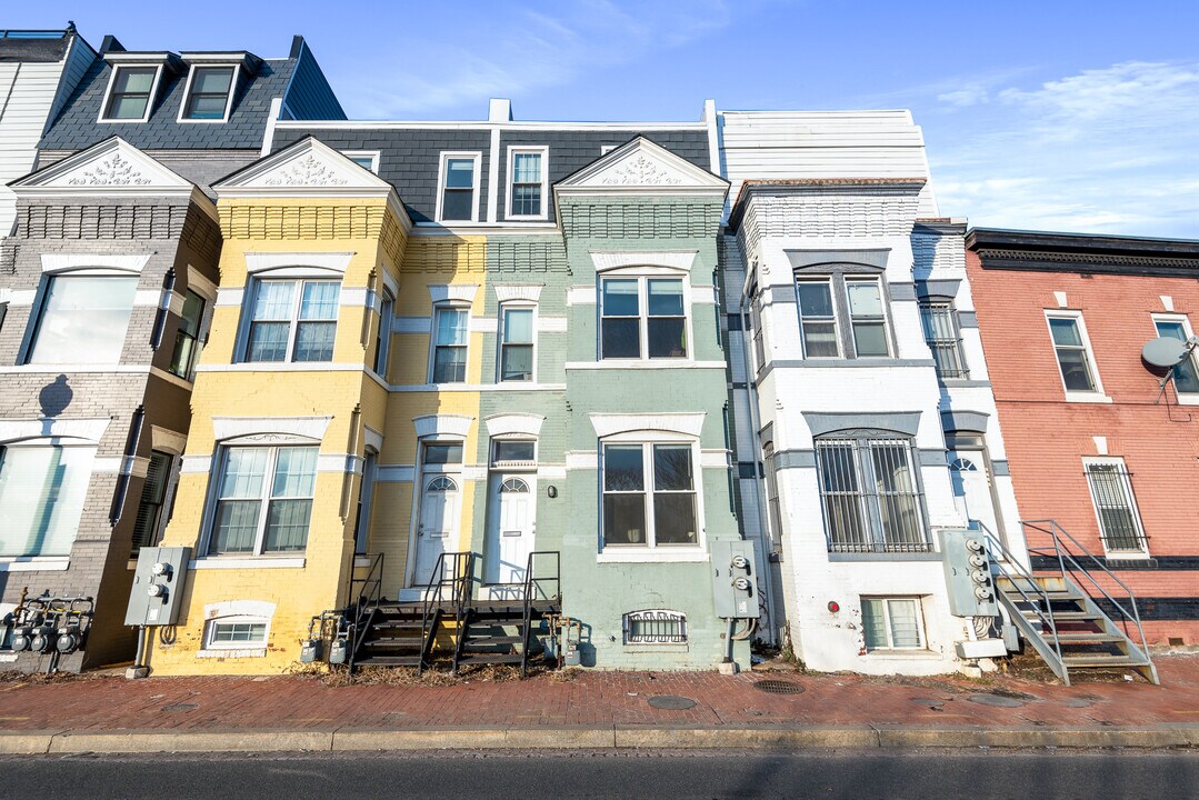 28 Florida Ave NE in Washington, DC - Building Photo