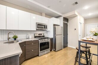 64 Frankfort St in Boston, MA - Building Photo - Building Photo