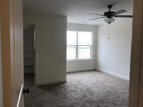 19505 Mulberry Ln in Smithville, MO - Building Photo - Building Photo