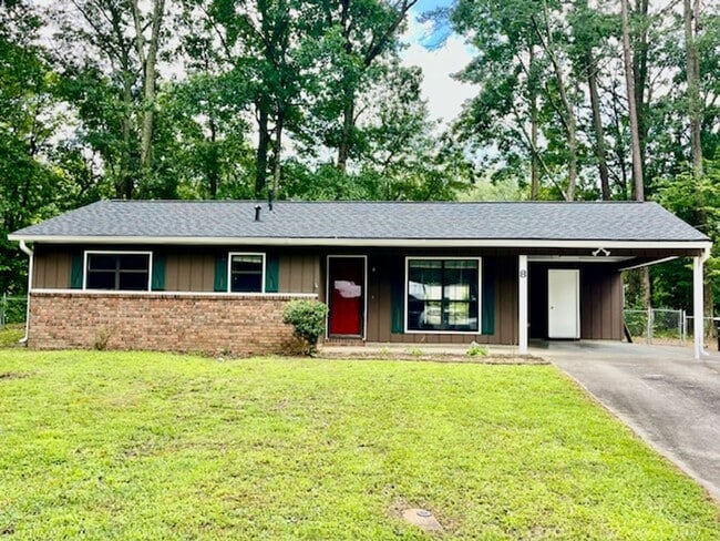 property at 8 Idlewood Ct NW