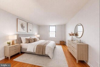 4600 Duke St in Alexandria, VA - Foto de edificio - Building Photo