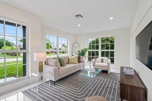 912 SE 16th Pl in Deerfield Beach, FL - Building Photo