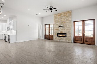 3200 Pinnacle Club Dr in Kerrville, TX - Building Photo - Building Photo