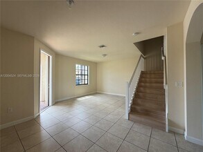 544 SE 32nd Ave in Homestead, FL - Foto de edificio - Building Photo