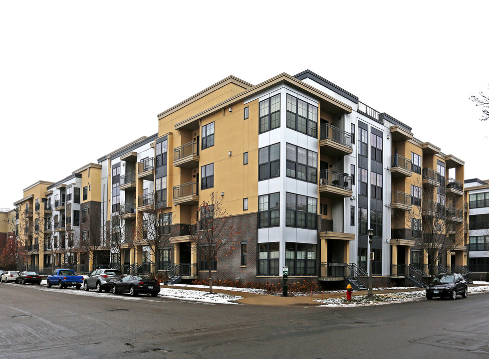 Emerald Gardens in St. Paul, MN - Building Photo