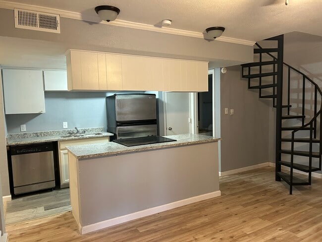 Treehouse Apartments