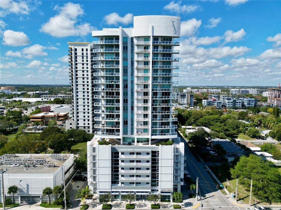 315 NE 3rd Ave in Fort Lauderdale, FL - Building Photo