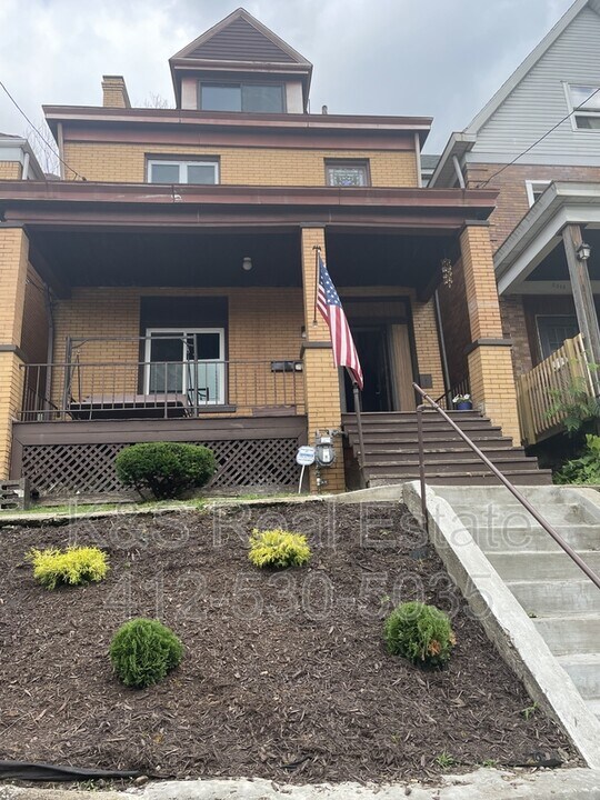 2311 Valera Ave in Pittsburgh, PA - Building Photo