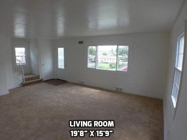 3901 Hanlin Way in Weirton, WV - Building Photo - Building Photo