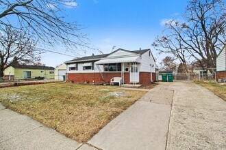 2329 Brooktree Ct in Ypsilanti, MI - Building Photo - Building Photo