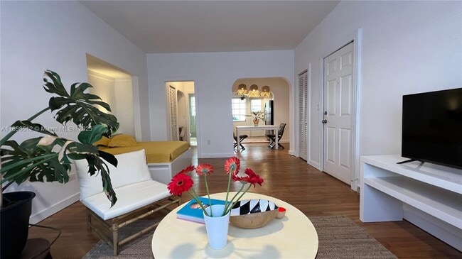 1250 Drexel Ave in Miami Beach, FL - Building Photo - Building Photo