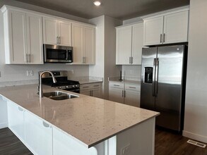 15495 Aqua Mountain Ln in Bluffdale, UT - Building Photo - Building Photo