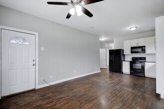 104 Webb in San Antonio, TX - Building Photo - Building Photo