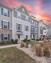 605 Brickell Chase in Chesapeake, VA - Building Photo - Building Photo