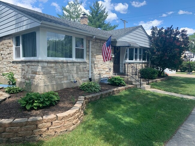 700 Sherwood Rd in La Grange Park, IL - Building Photo - Building Photo
