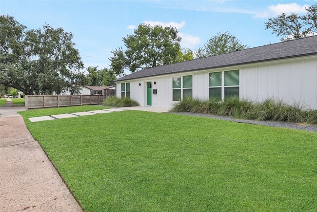 8416 Montridge Dr in Houston, TX - Building Photo - Building Photo